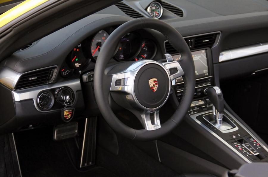  Porsche 911 Carrera 4S 2013 года  (фото 62 из 82)
